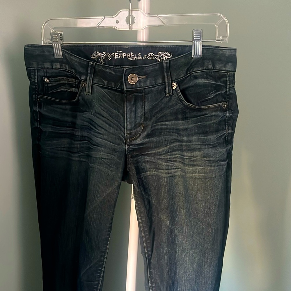 Express Skyscraper Stella, distressed low rise jeans, boot cut - size 6